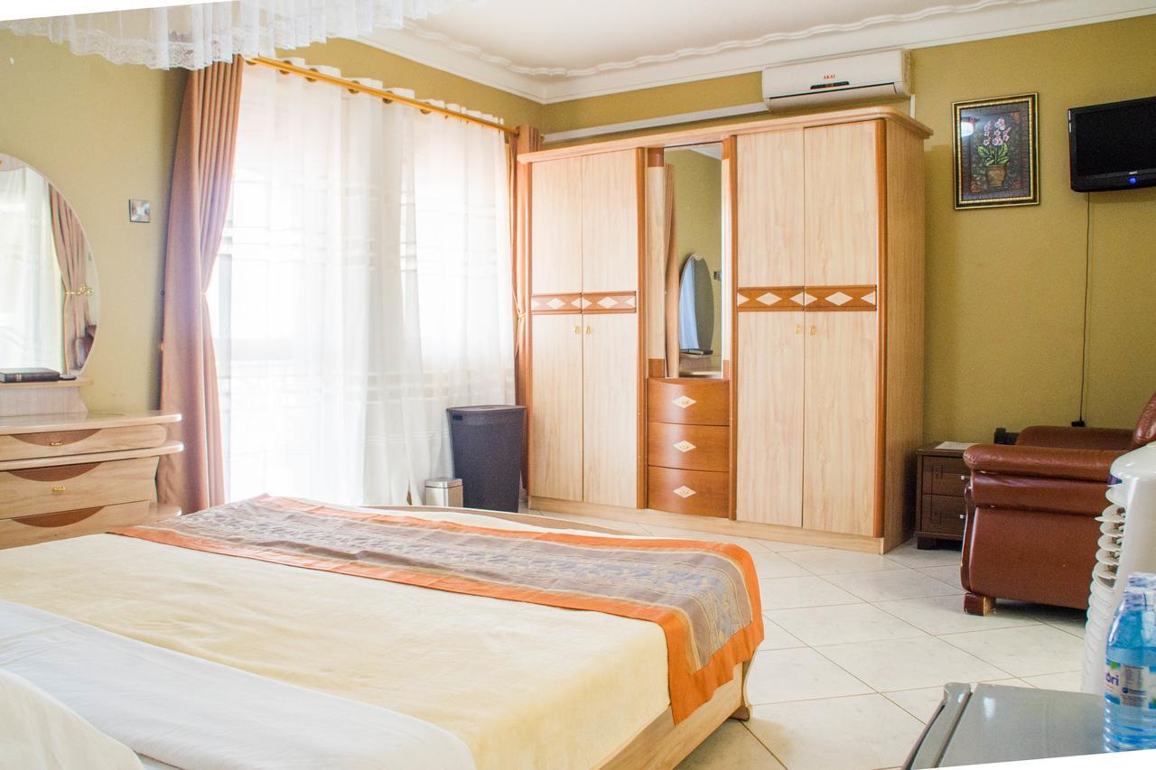 Desert Breeze Hotel Arua Buitenkant foto
