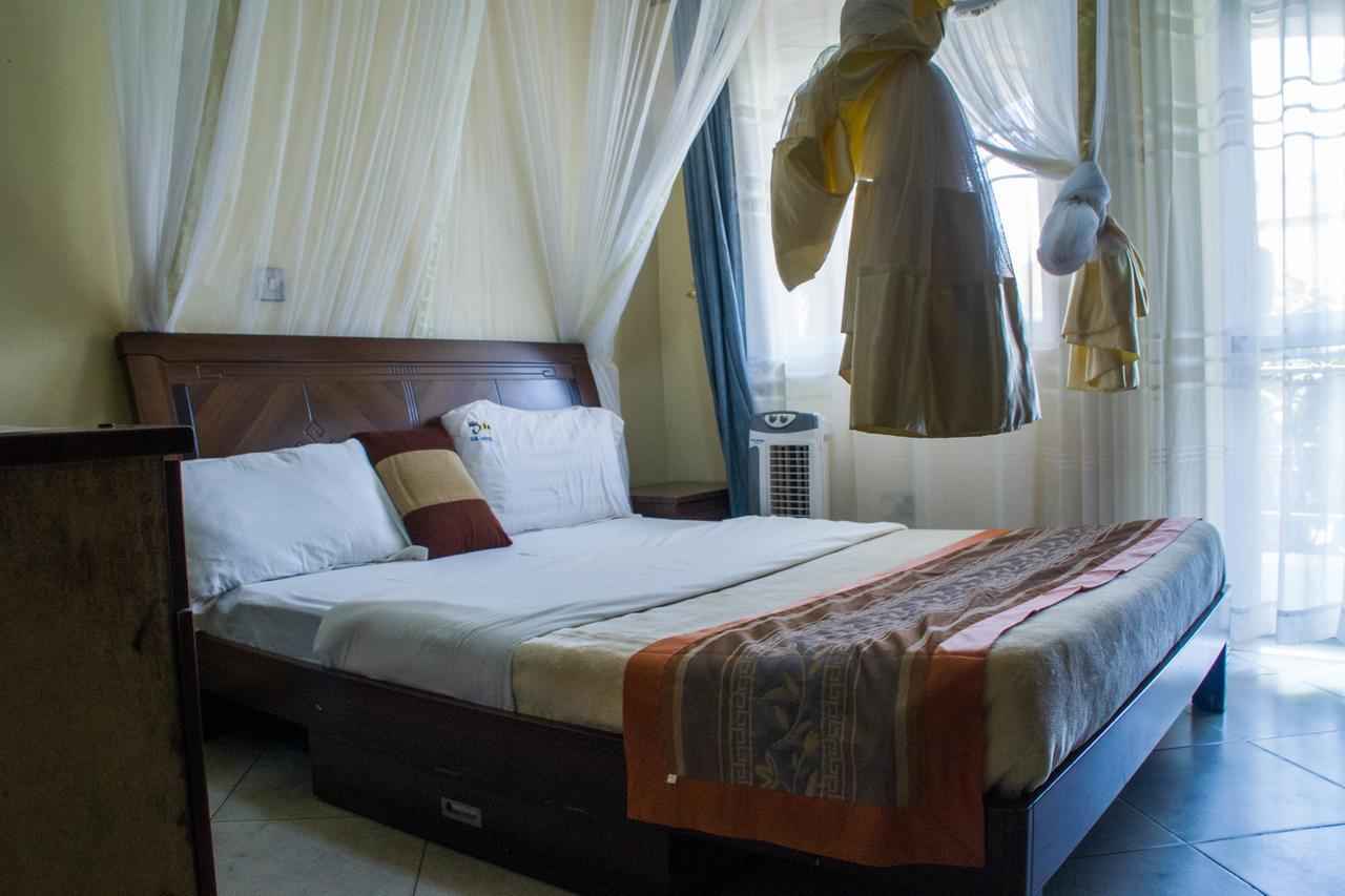Desert Breeze Hotel Arua Buitenkant foto