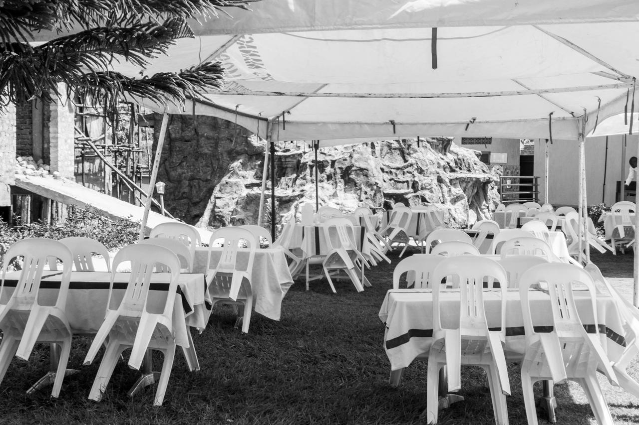 Desert Breeze Hotel Arua Buitenkant foto