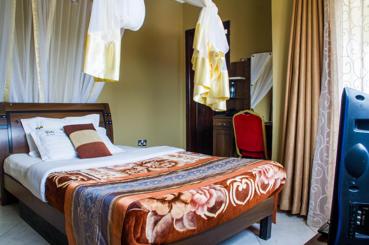 Desert Breeze Hotel Arua Buitenkant foto