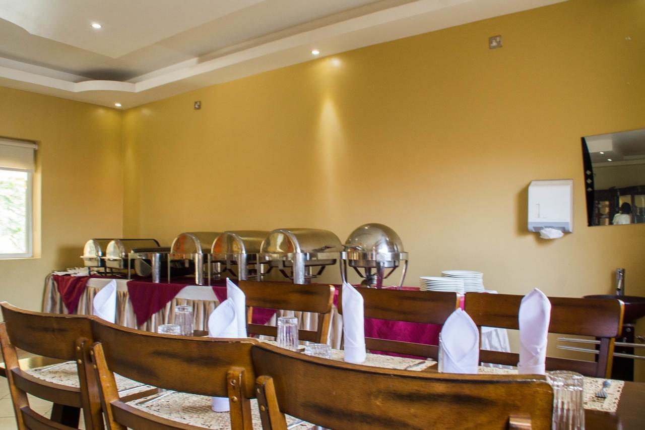 Desert Breeze Hotel Arua Buitenkant foto